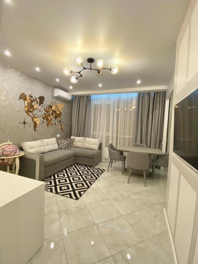 Vip Apartment In Odessa Esterno foto