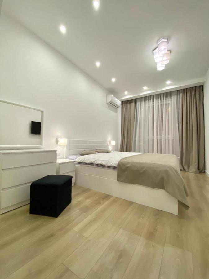 Vip Apartment In Odessa Esterno foto