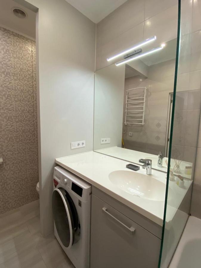 Vip Apartment In Odessa Esterno foto