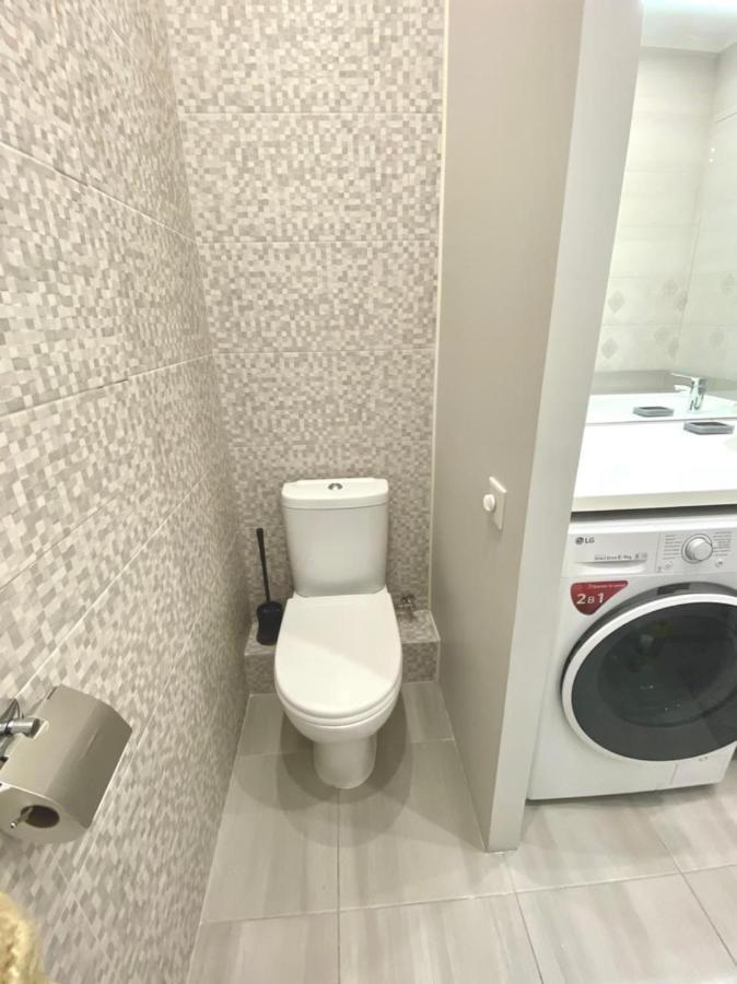 Vip Apartment In Odessa Esterno foto